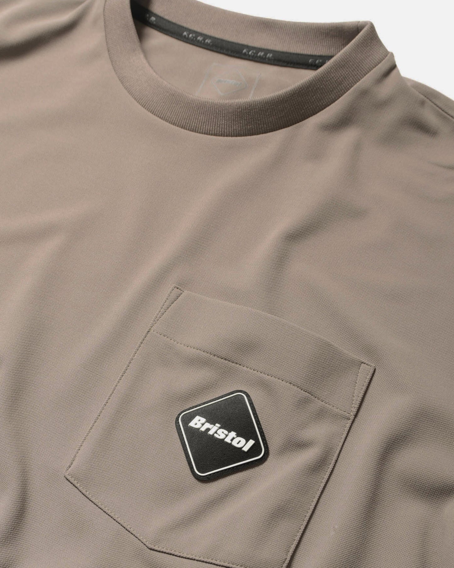 EMBLEM POCKET TEE (BEIGE)