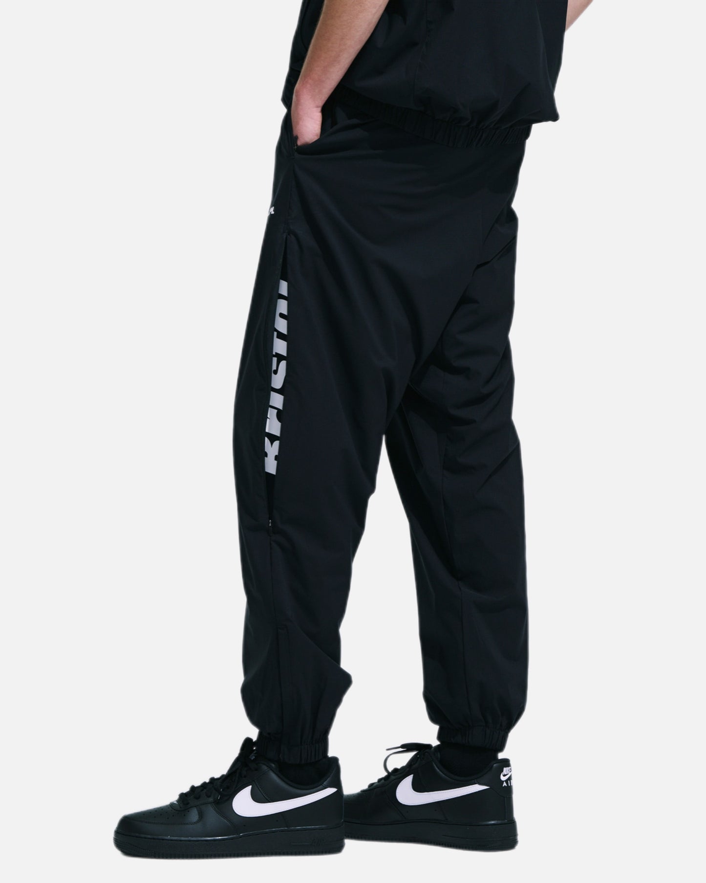 VENTILATION LOGO TRAINING EASY PANTS (BLACK)