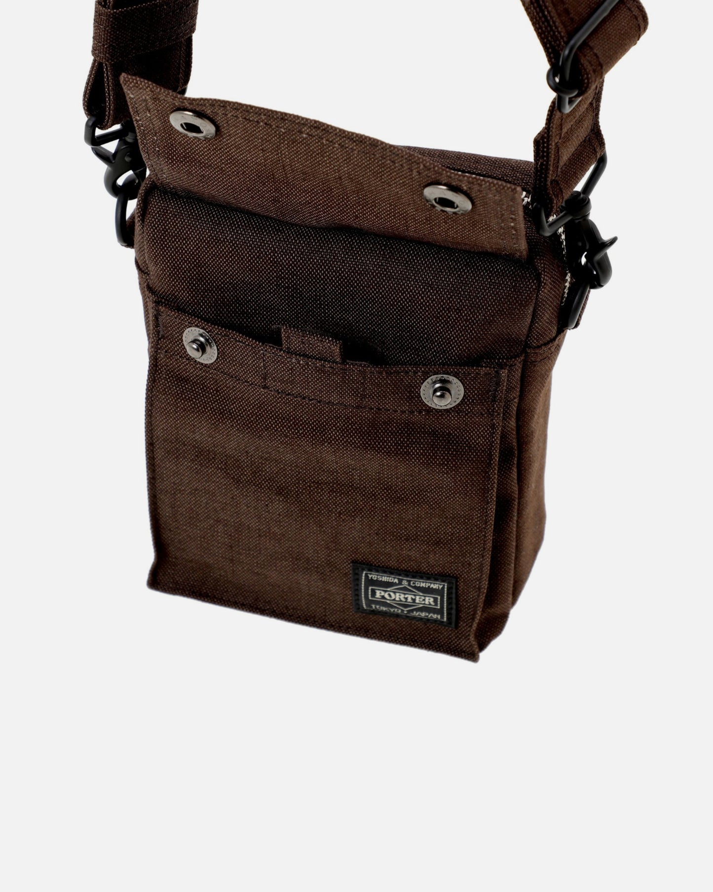 SMOKY VERTICAL SHOULDER BAG (BROWN)